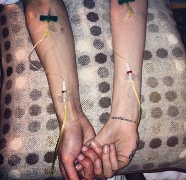 Kelly Osbourne wylądowała pod kroplówką (FOTO)