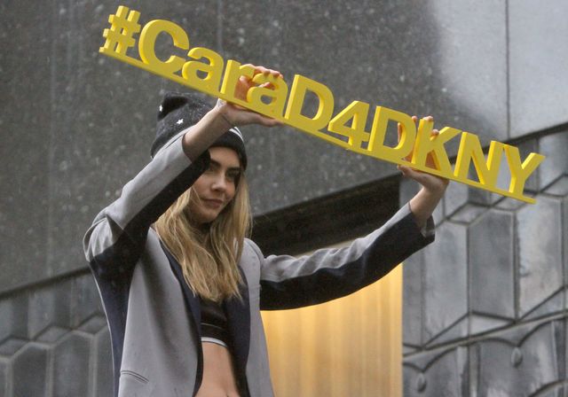 Cara Delevingne zachęca czy zniechęca do kupna ubrań? (FOTO)