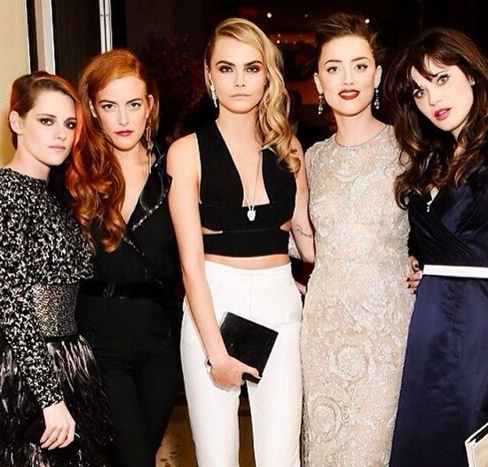 Która kocica chwali się piękną biżuterią? (FOTO)