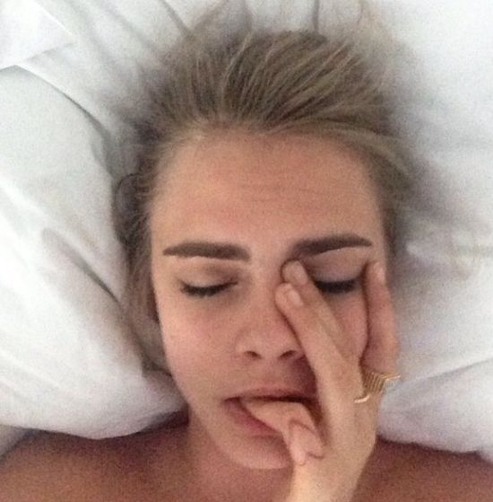 Chcecie zobaczyć Carę Delevingne nago? (VIDEO)  