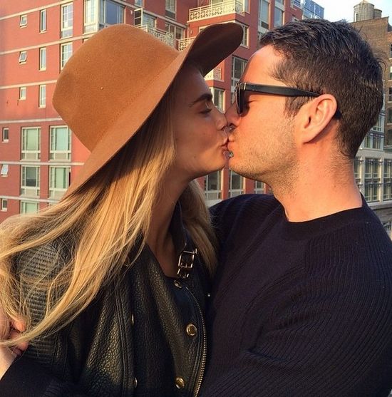 Cara Delevingne przerzuciła się na dziewczyny (FOTO)