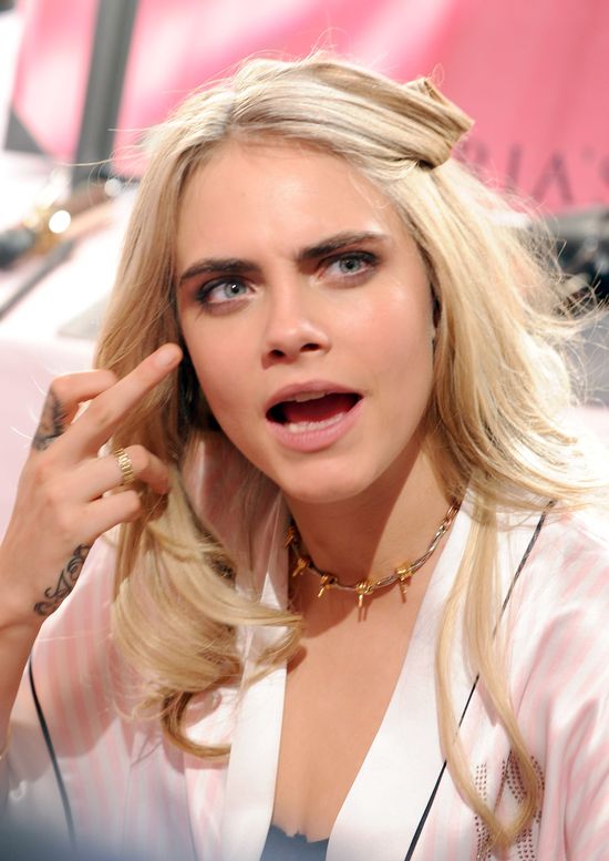 Plastyka brwi podrożała o 24% przez Carę Delevingne Plastyka brwi podrożała o 24% przez Carę Delevingne