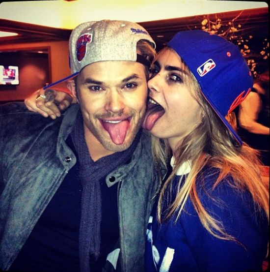 Pijana Michelle Rodriguez całuje Carę Delevingne (FOTO)