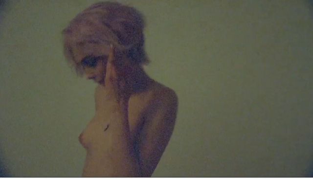 Chcecie zobaczyć Carę Delevingne nago? (VIDEO)  