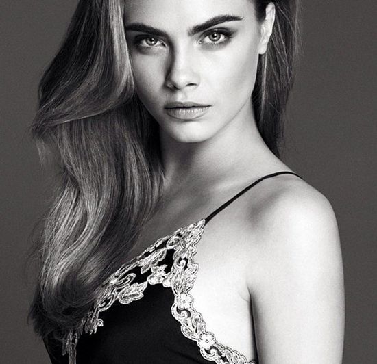 Cara Delevingne porafi być seksowna (FOTO)  