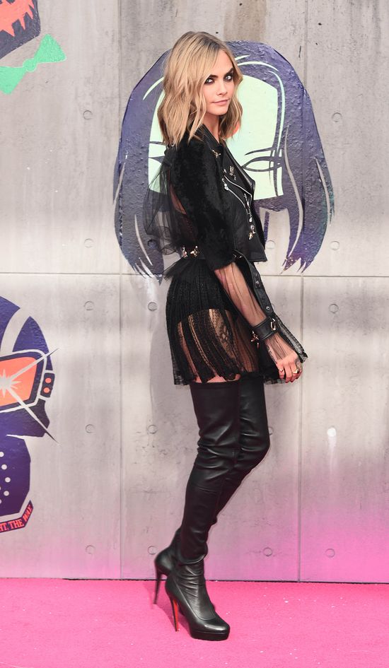 Mogła przykryć plamy po łuszczycy podkładem? Ona nie wsydzi się swojej choroby Mogła przykryć plamy po łuszczycy podkładem? Ona nie wsydzi się swojej choroby