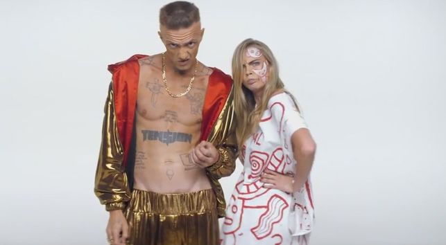 Die antwoord ugly boy текст. Группа die antwoord. Йоланди фиссер. Йоланди фиссер. Die antwoord ugly boy текст.