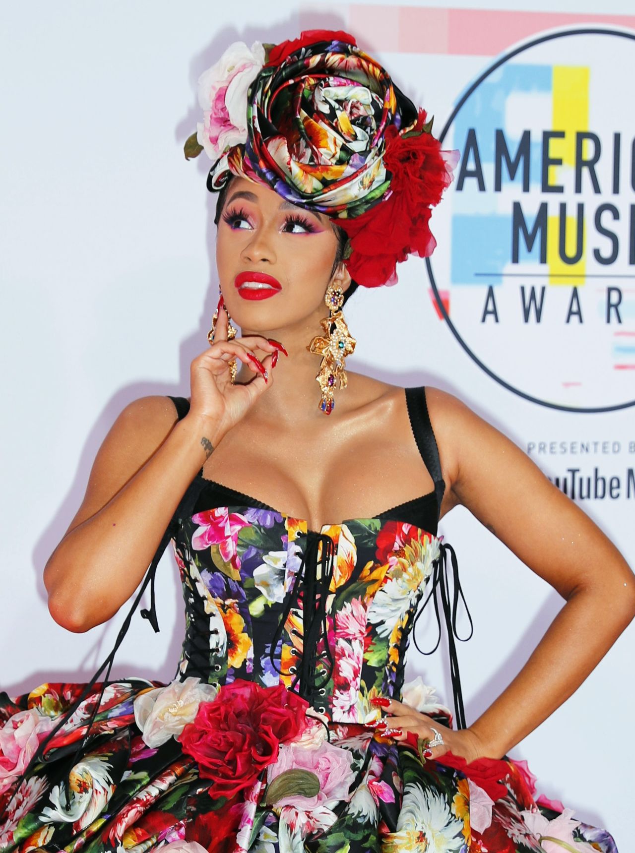 Kiedy nie ma Kim Kardashian, show robi Cardi B (ZDJĘCIA)