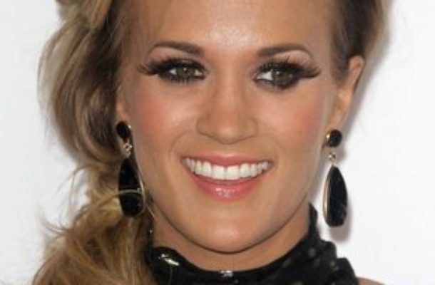 Syn Carrie Underwood przejmie… kij po ojcu? (FOTO)