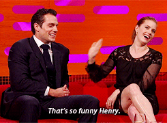 Henry Cavill: Córeczka Amy Adams złapała mnie za pupę