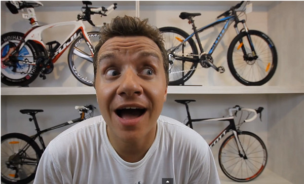 CeZik jedzie na rowerze... (VIDEO)