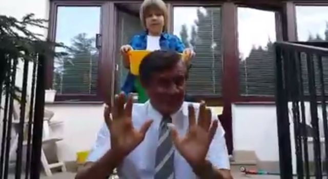 SPLASH Zygmunta Chajzera rozbawi Was do łez (VIDEO)