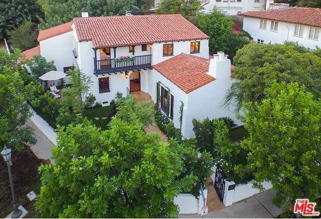 Właścicel najpięknijeszej pupy w Hollywood kupił nowy dom 