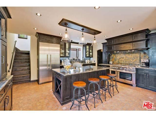 Właścicel najpięknijeszej pupy w Hollywood kupił nowy dom 