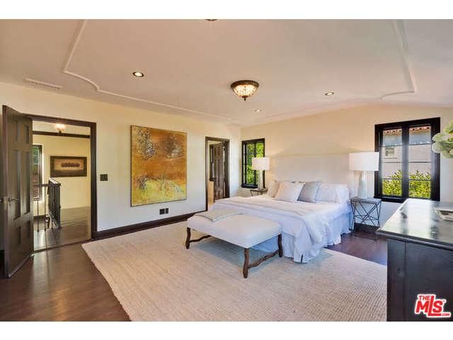 Właścicel najpięknijeszej pupy w Hollywood kupił nowy dom 