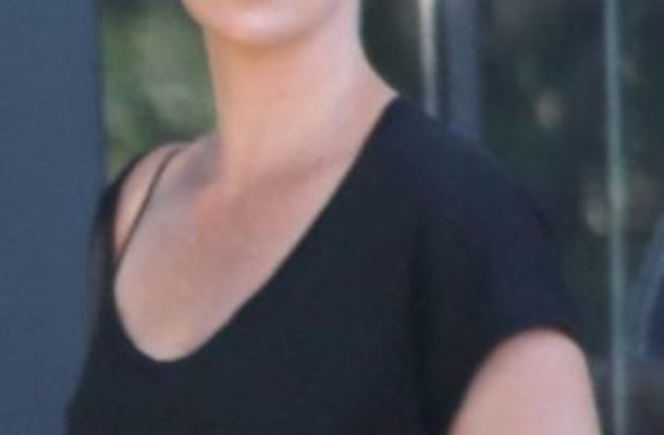 Poznalibyście ją w fryzurze a la Sinead O’Connor? (FOTO)