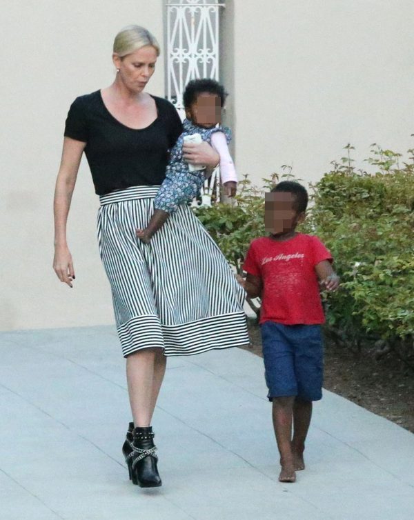 Charlize Theron z synem i córką (FOTO)