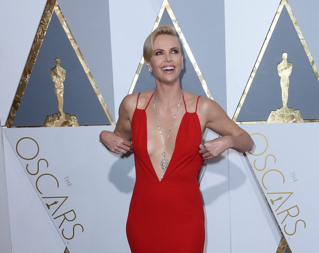 Mężczyzna nie jest potrzebny, by świeciła pełnym blaskiem Mężczyzna nie jest potrzebny, by świeciła pełnym blaskiem