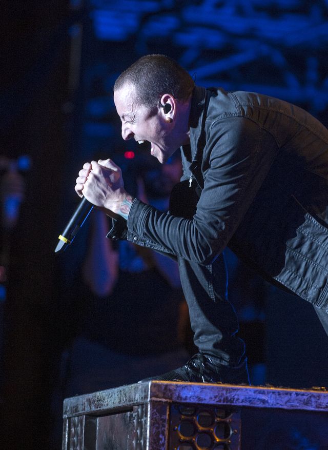 Ujawniono SZOKUJĄCE szczegóły sekcji zwłok Chestera Benningtona