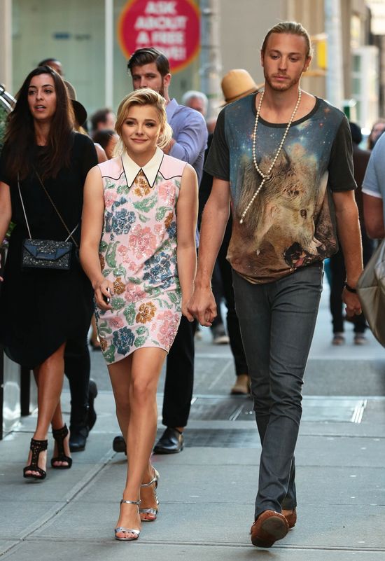 Z kim Chloe Moretz idzie za rękę? (FOTO)