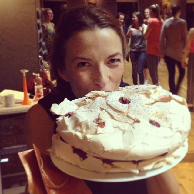 Ewa Chodakowska obsypana... tortami (FOTO) Ewa Chodakowska obsypana... tortami (FOTO)