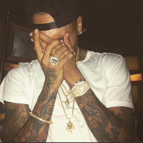 Szczegóły z łóżka Chrisa Browna ujrzały światło dzienne 