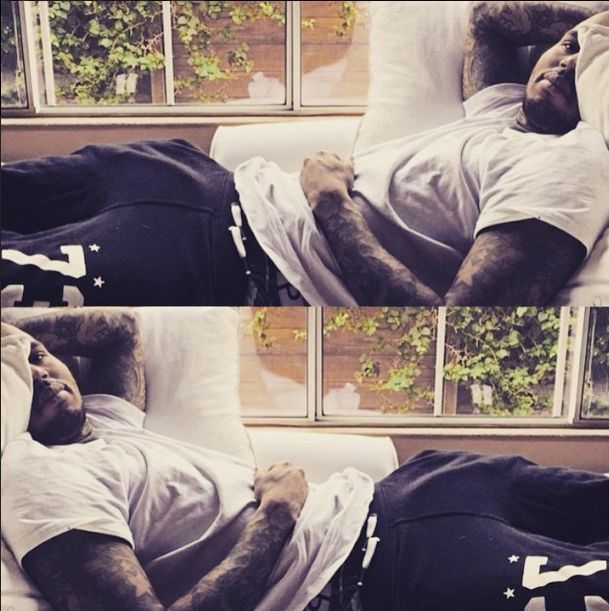 Chris Brown chwali się pokaźnym penisem (FOTO)