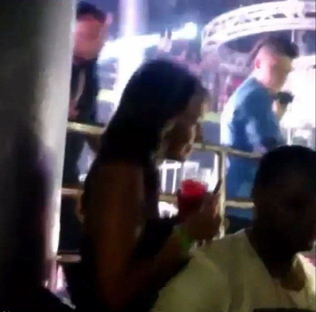 Chris Brown uderzył kobietę w klubie! (VIDEO) Chris Brown uderzył kobietę w klubie! (VIDEO)