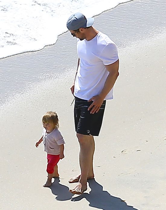 Chris Hemsworth - tatuś idealny? (FOTO)
