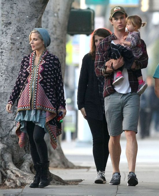 Rodzinka Chrisa Hemswortha w komplecie (FOTO) Rodzinka Chrisa Hemswortha w komplecie (FOTO)