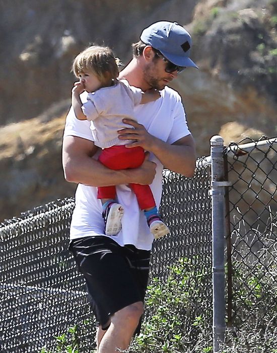 Chris Hemsworth - tatuś idealny? (FOTO)
