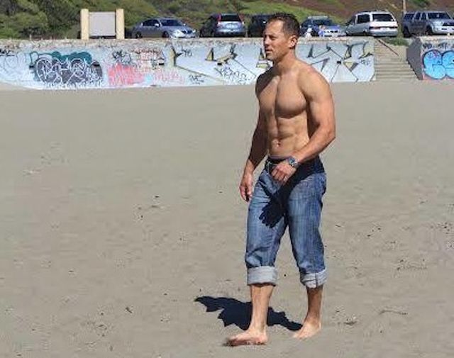 Po przystojnym więźniu przyszedł czas na gorącego policjanta