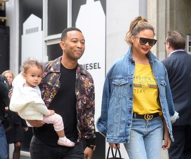Antykoncepcyjne przebrania Chrissy Teigen na Halloween Antykoncepcyjne przebrania Chrissy Teigen na Halloween
