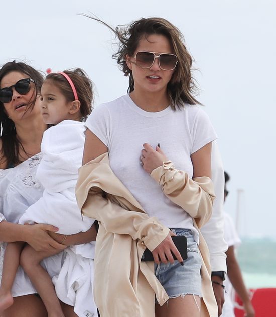  Jeszcze niedwano słyszała, że wygląda jak pulpet. Dzisiaj ma nogi jak zapałki