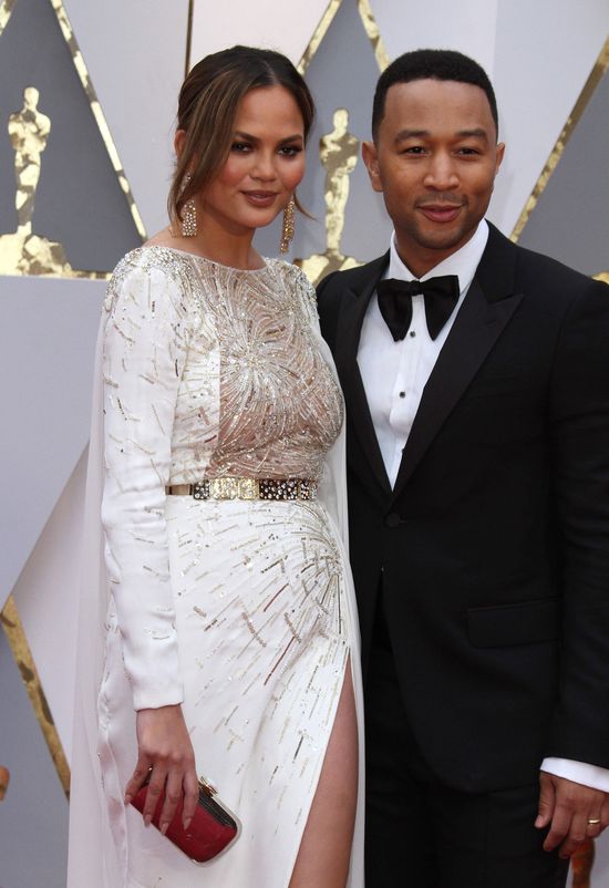 Chrissy Teigen ma włosy w kolorze strawberry blond. Fanki szaleją! Chrissy Teigen ma włosy w kolorze strawberry blond. Fanki szaleją!