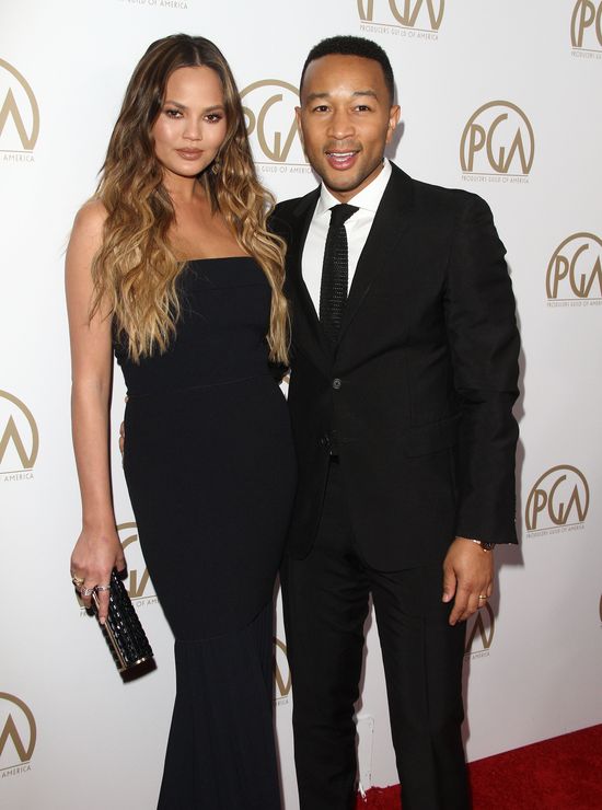 Druga ciąża Chrissy Teigen wzbudziła więcej kontrowersji niż pierwsza Druga ciąża Chrissy Teigen wzbudziła więcej kontrowersji niż pierwsza