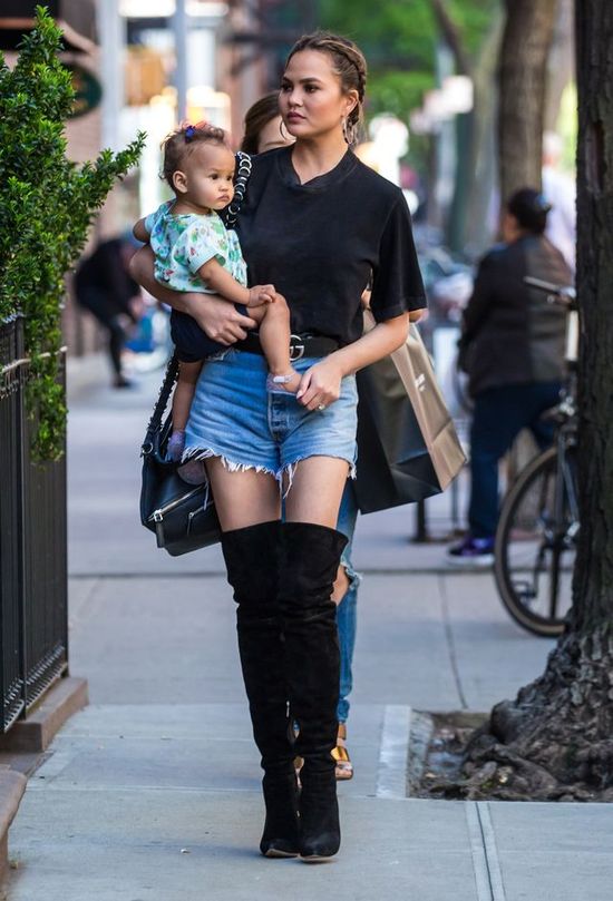 Szokujące wyznanie Chrissy Teigen o jej operacjach plastycznych Szokujące wyznanie Chrissy Teigen o jej operacjach plastycznych