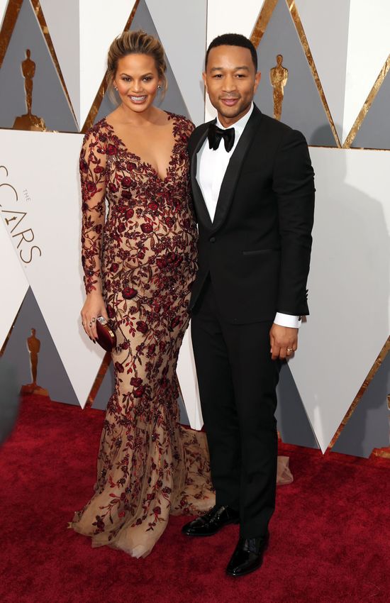 Chrissy Teigen pokazała kolejne zdjęcie córeczki! (FOTO) Chrissy Teigen pokazała kolejne zdjęcie córeczki! (FOTO)