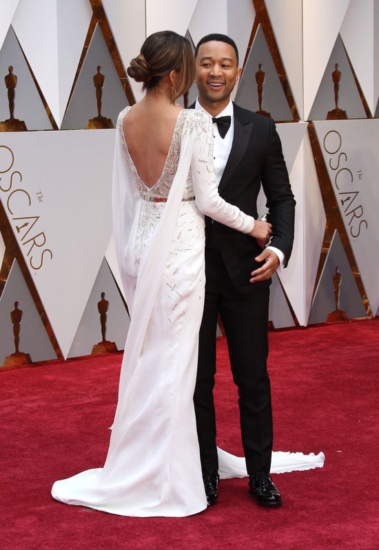 Chrissy Teigen ma włosy w kolorze strawberry blond. Fanki szaleją! Chrissy Teigen ma włosy w kolorze strawberry blond. Fanki szaleją!