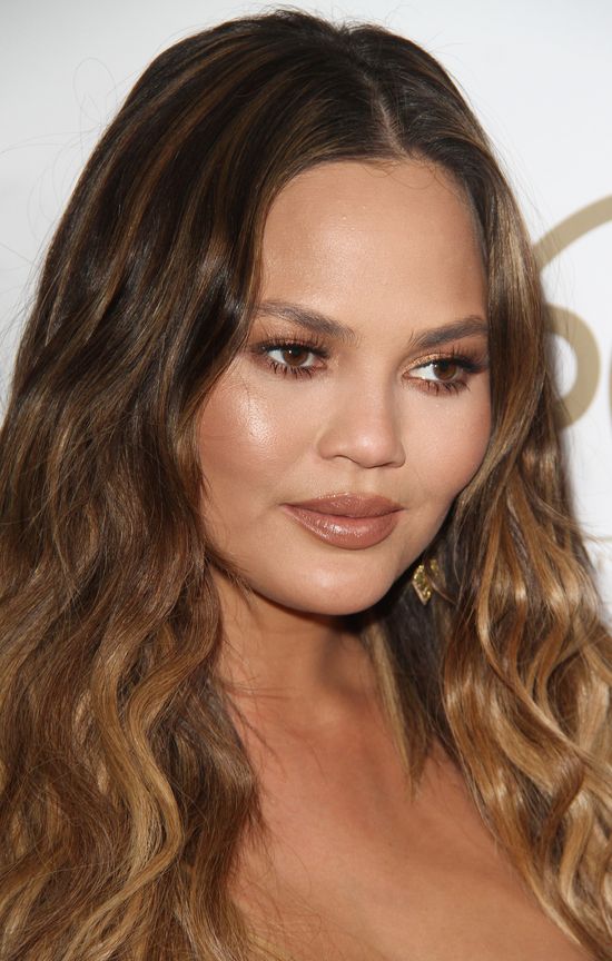 Kto by pomyślał, że tych dwoje stanie się taką medialną parą! Kto by pomyślał, że tych dwoje stanie się taką medialną parą!