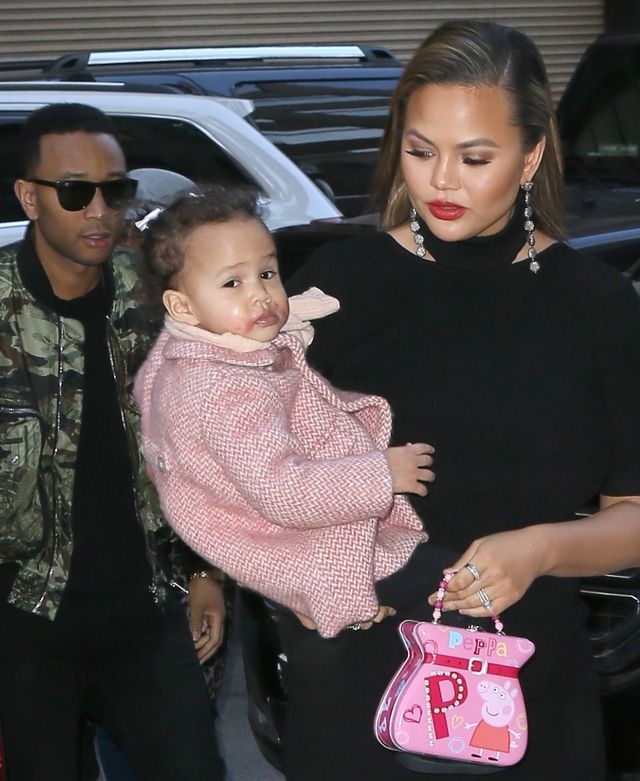 Chrissy pokazała NOWE zdjęcie syna Milesa razem z córką Luną (Instagram)