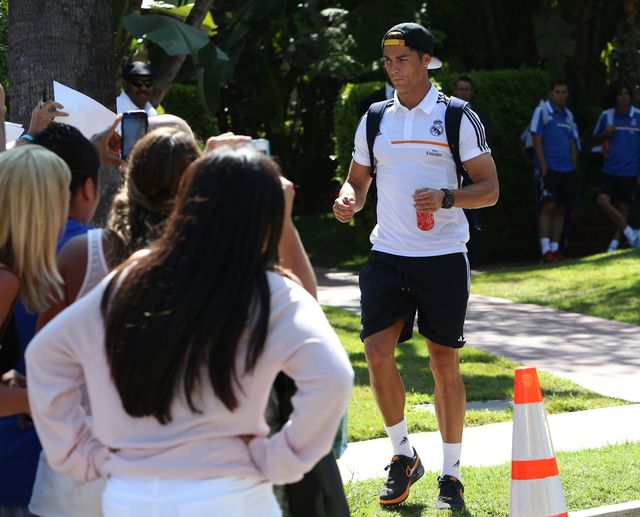 Cristiano Ronaldo nie może narzekać na brak fanów (FOTO) Cristiano Ronaldo nie może narzekać na brak fanów (FOTO)