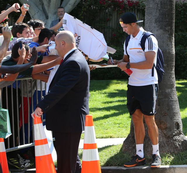 Cristiano Ronaldo nie może narzekać na brak fanów (FOTO) Cristiano Ronaldo nie może narzekać na brak fanów (FOTO)