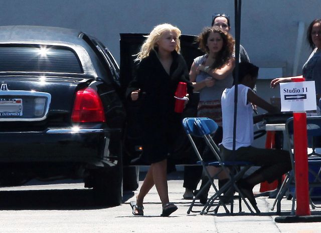 Christina Aguilera idzie do pracy bez makijażu (FOTO) Christina Aguilera idzie do pracy bez makijażu (FOTO)