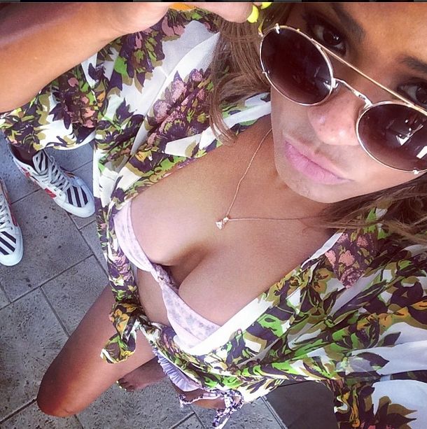 Christina Milian zachwyca w bikini (FOTO)