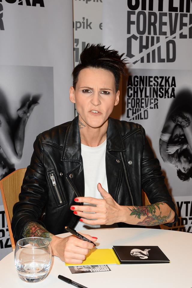 Agnieszka Chylińska wróciła do czarnych włosów (FOTO)