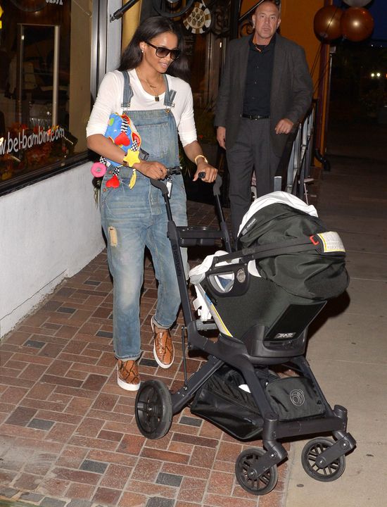 Ciara zabrała synka na zakupy (FOTO)