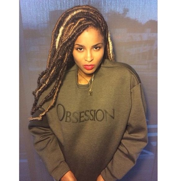 Tak brzydkiej fryzury Ciara jeszcze nie miała! (FOTO)