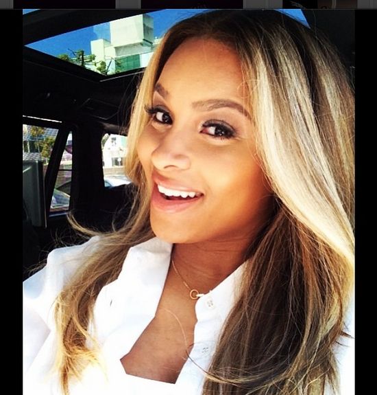 Tak brzydkiej fryzury Ciara jeszcze nie miała! (FOTO)