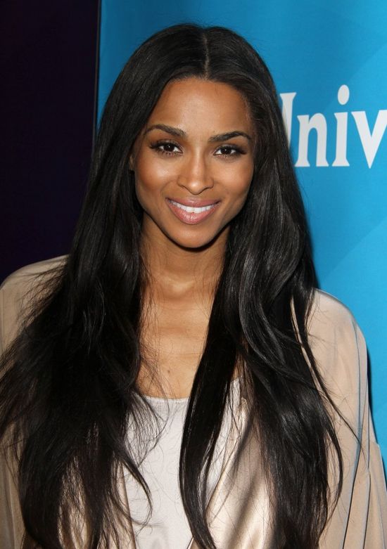 Ciara kopnęła fana w twarz!